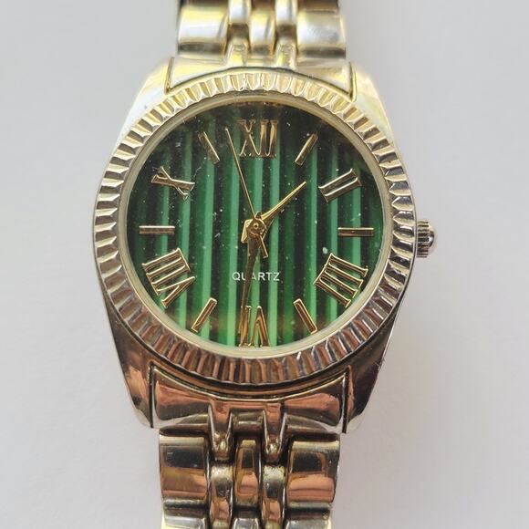 None and/or Unknown Accessories - Vintage Watches Green Dial Gold Tone Bracelet Roman Numeral Quartz Watch